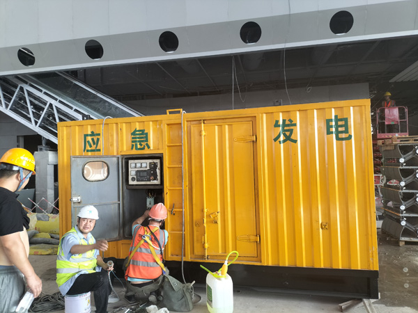 苏仙怎样判断空气滤清器是否需要更换？
